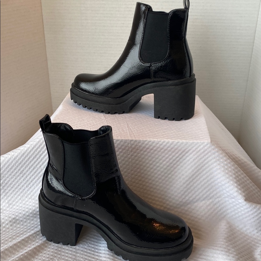 Diba Glossy Black Patent Leather Print Platform Heeled Boots Chelsea Sz 6.5 NWOT - Picture 3 of 14